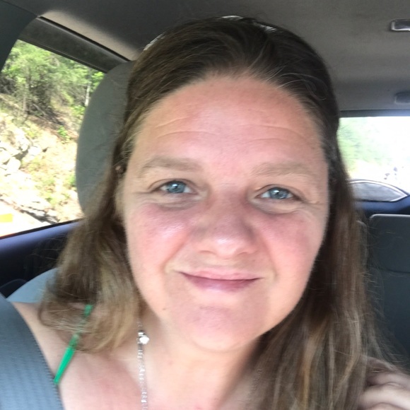 Meet your Posher, Amy - Picture 2 of 2